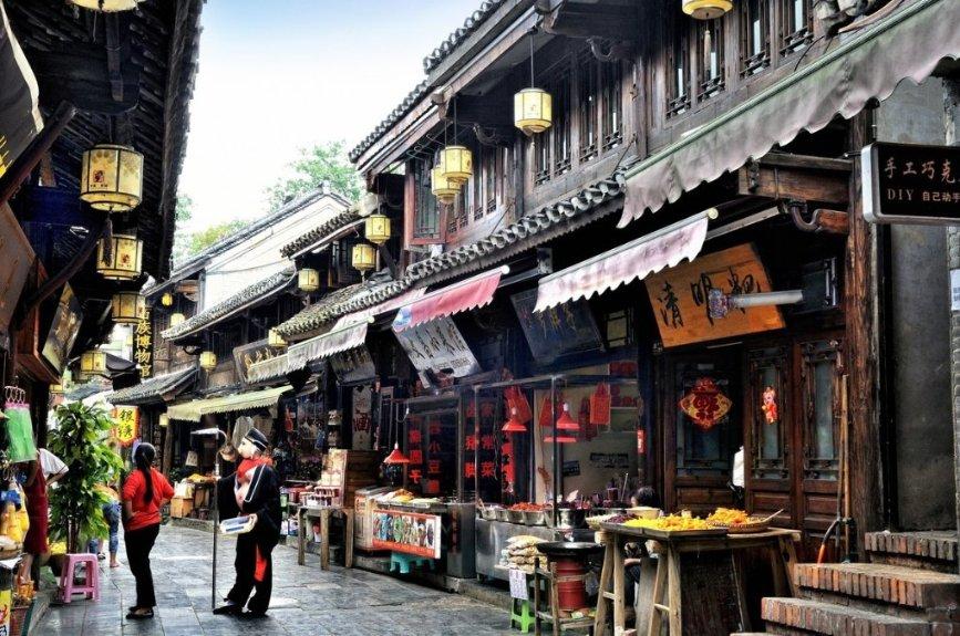 逃离违建房屋5